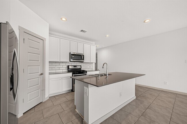 Building Photo - 28926 Yachting Pt Ct
