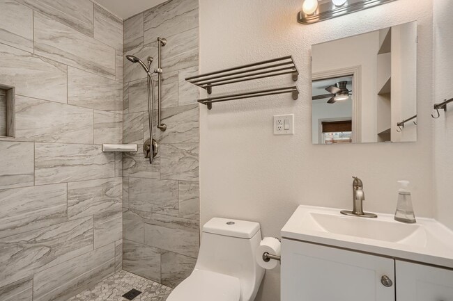 Building Photo - Updated Highland home with mid-century charm