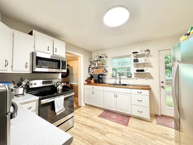 Building Photo - Updated 3 Bedroom In Guilford Hills with a...