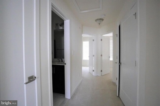 Building Photo - 13 Jessop Ln