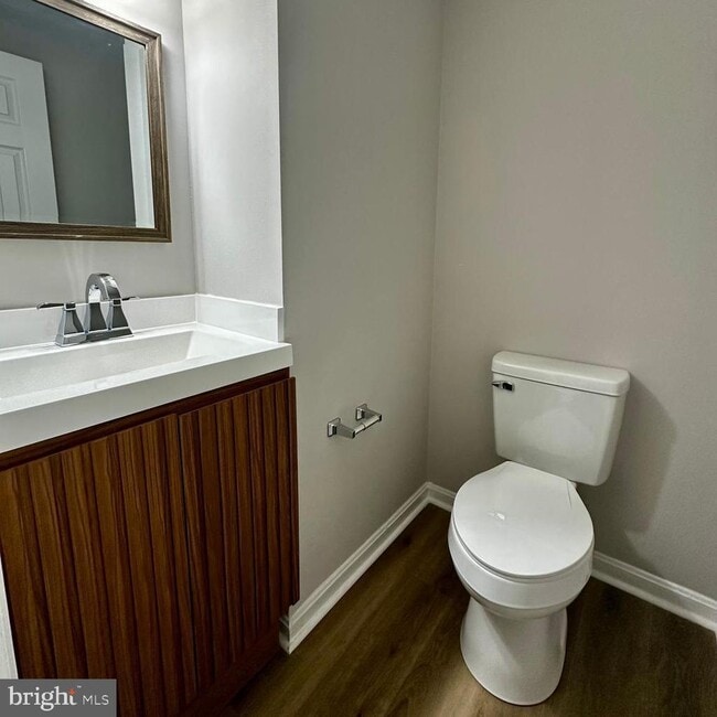 Building Photo - 404 Cabin Ct