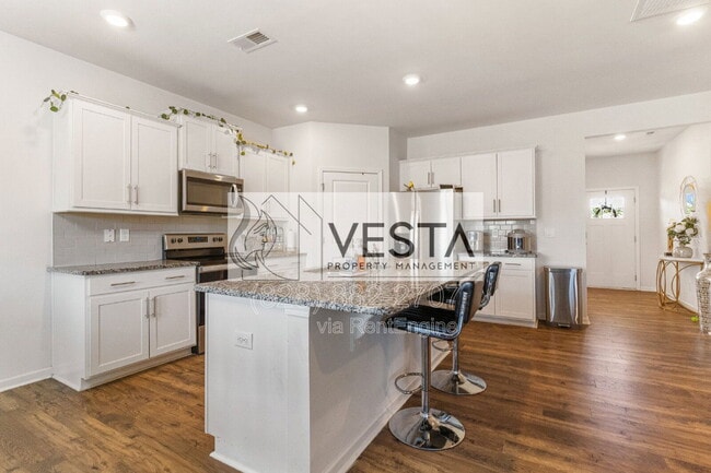 Building Photo - 240 Ridgeview Ln