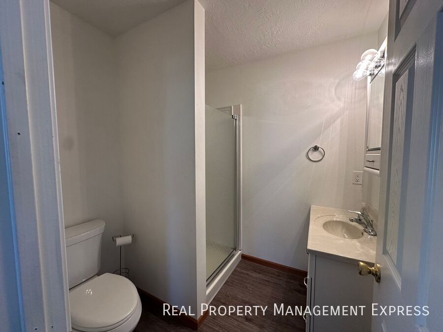 Building Photo - 2 Bedroom, 2 Bath home in Brandon, SD