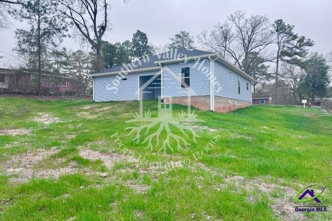 Building Photo - 308 Woodland Dr