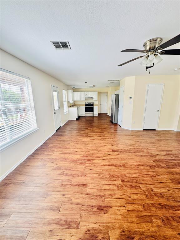 Building Photo - 303 Wegstrom St