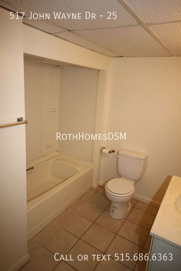 Building Photo - 517 S John Wayne Dr