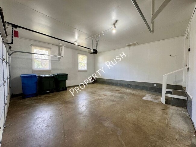 Building Photo - 7339 Brookside Dr