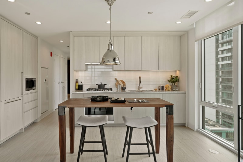 Building Photo - 356 N Union Ave