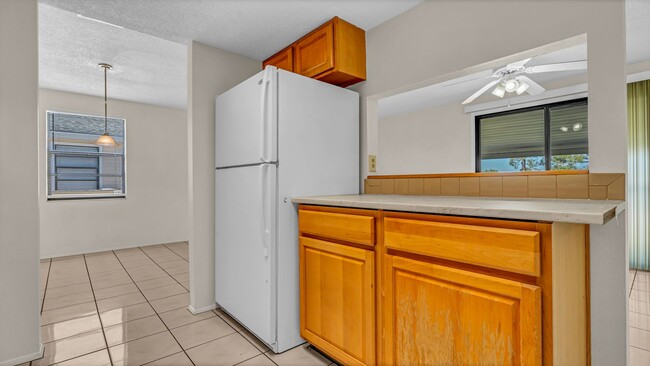 Building Photo - 2BD/2BA Second Floor Unit, Oldsmar, Availa...