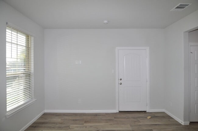 Building Photo - 2009 Eagle Blvd