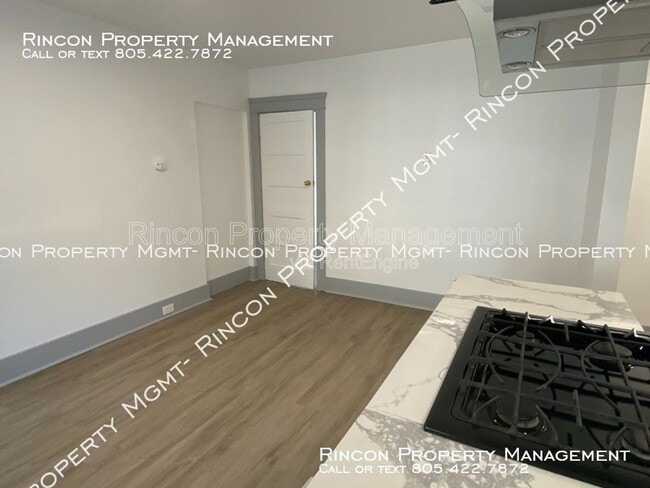 Building Photo - 656 Poli St