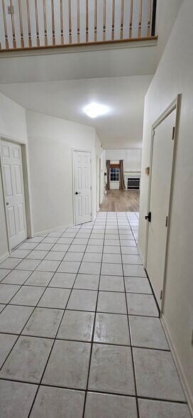 Building Photo - 34 Degas Cir