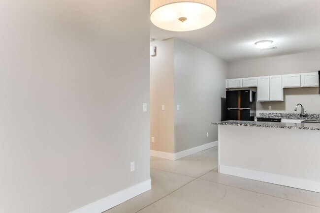 Building Photo - "Charming 3-Bedroom Duplex Retreat with 2 Full Baths in Wichita – 1190 Sq Ft of Comfort!"