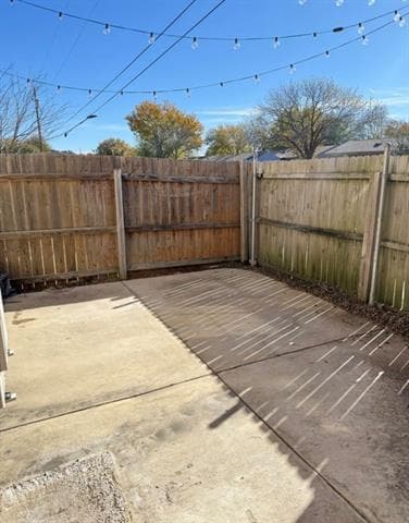 Building Photo - 8 Trails Pl