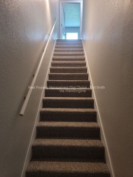 Building Photo - 2124 Ingalls Ln