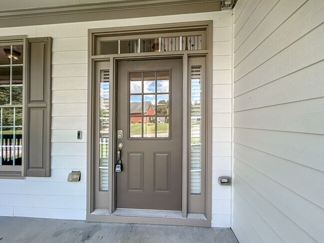 Building Photo - Stunning 5-Bedroom Executive Home in Kennesaw’s Preserve Falcon Hills!