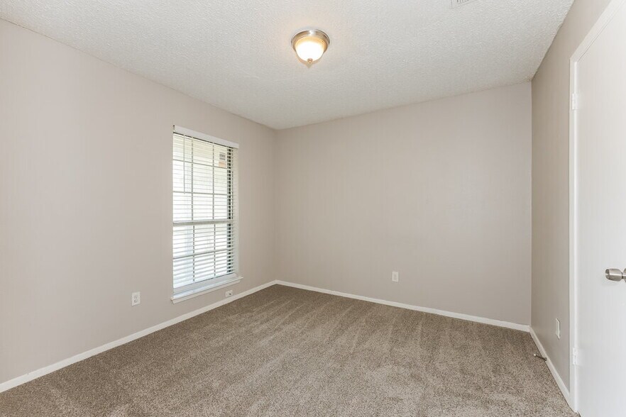 Building Photo - 7517 Marlinda Cir