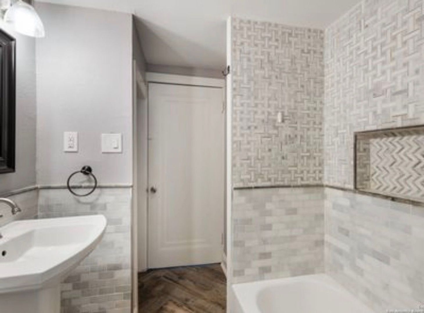 Building Photo - 1244 Clower
