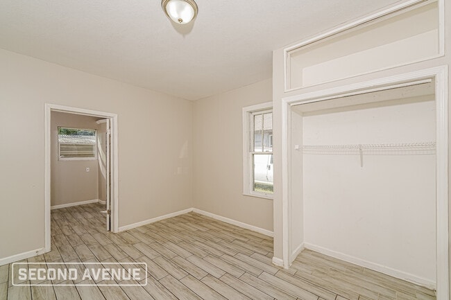 Building Photo - 544 7th St S