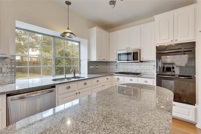 Building Photo - 5407 Merrywing Cir