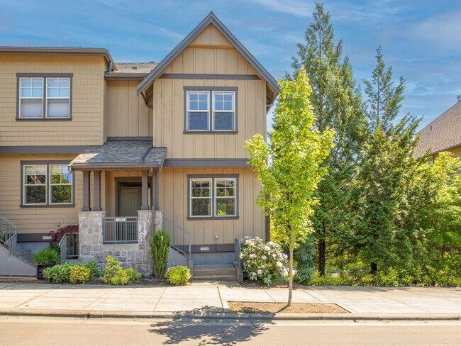 Building Photo - Must See! Luxury Townhome in West Sylvan Hills - Clubhouse/Pool/Garage!