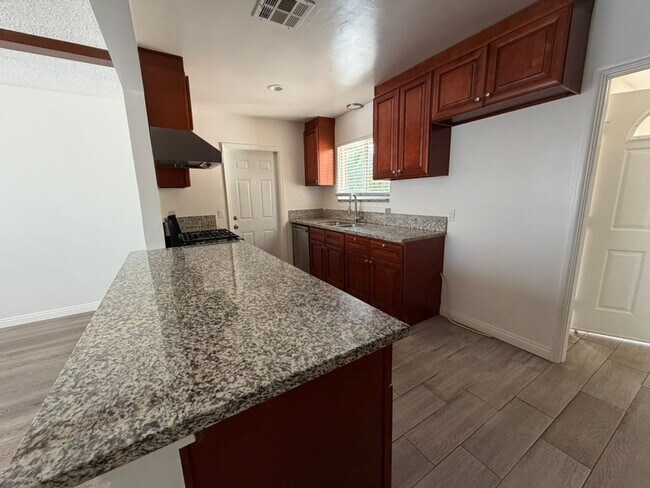 Building Photo - 512 S La Serena Dr