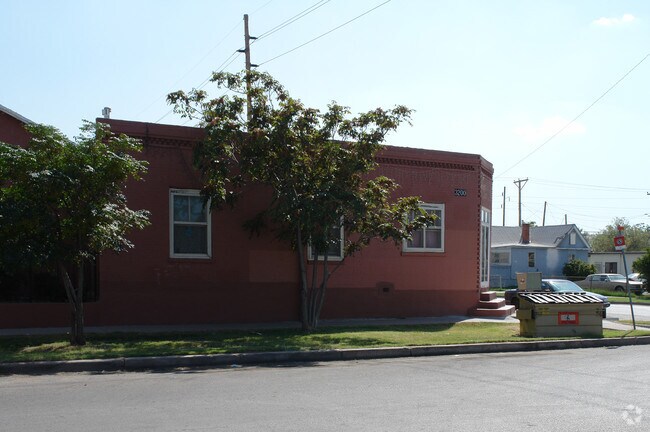 Building Photo - Pera