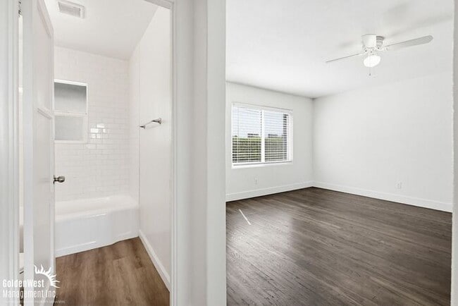 Building Photo - Updated 1Bdm 1Ba Home in San Diego! - MI Special
