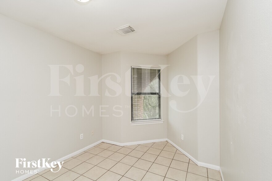 Building Photo - 2920 La Estancia Ln