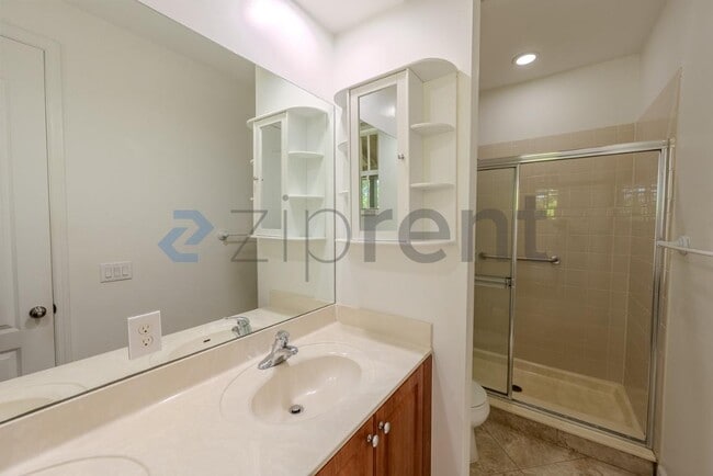 Building Photo - 708 SW 147th Ave