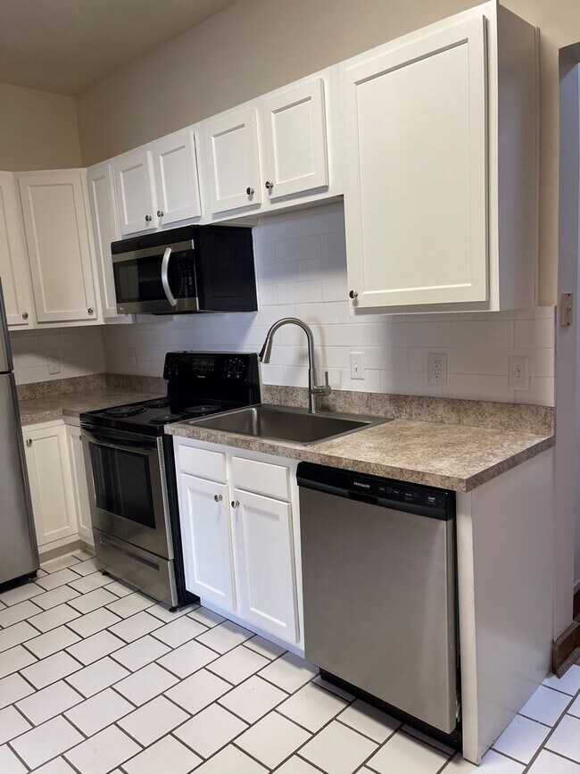 Building Photo - Old World Charm in Near Northside
