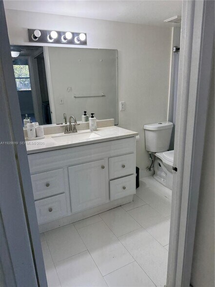 Building Photo - 8353 Lake Dr