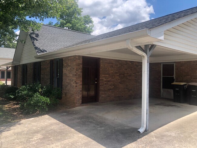 Primary Photo - 111 Williamson St