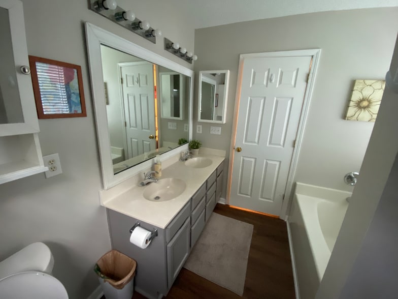 Building Photo - 7434 Frances Irene Dr