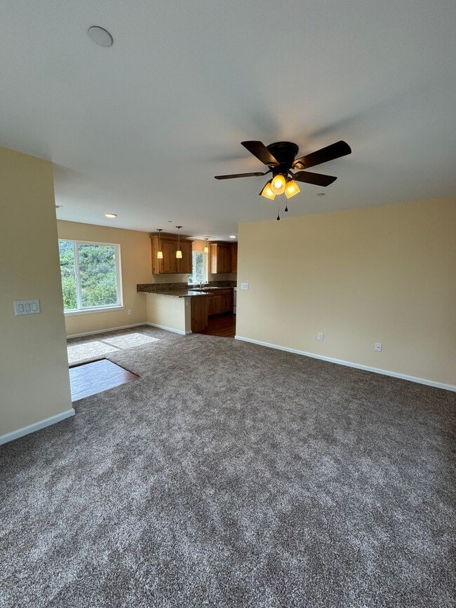 Building Photo - 2/1 HOME WITH BEAUTIFUL VIEWS