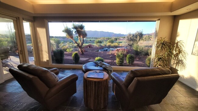 Building Photo - Paiute Springs at Entrada on Golf Course & FURNISHED!! 6-8 month lease available!
