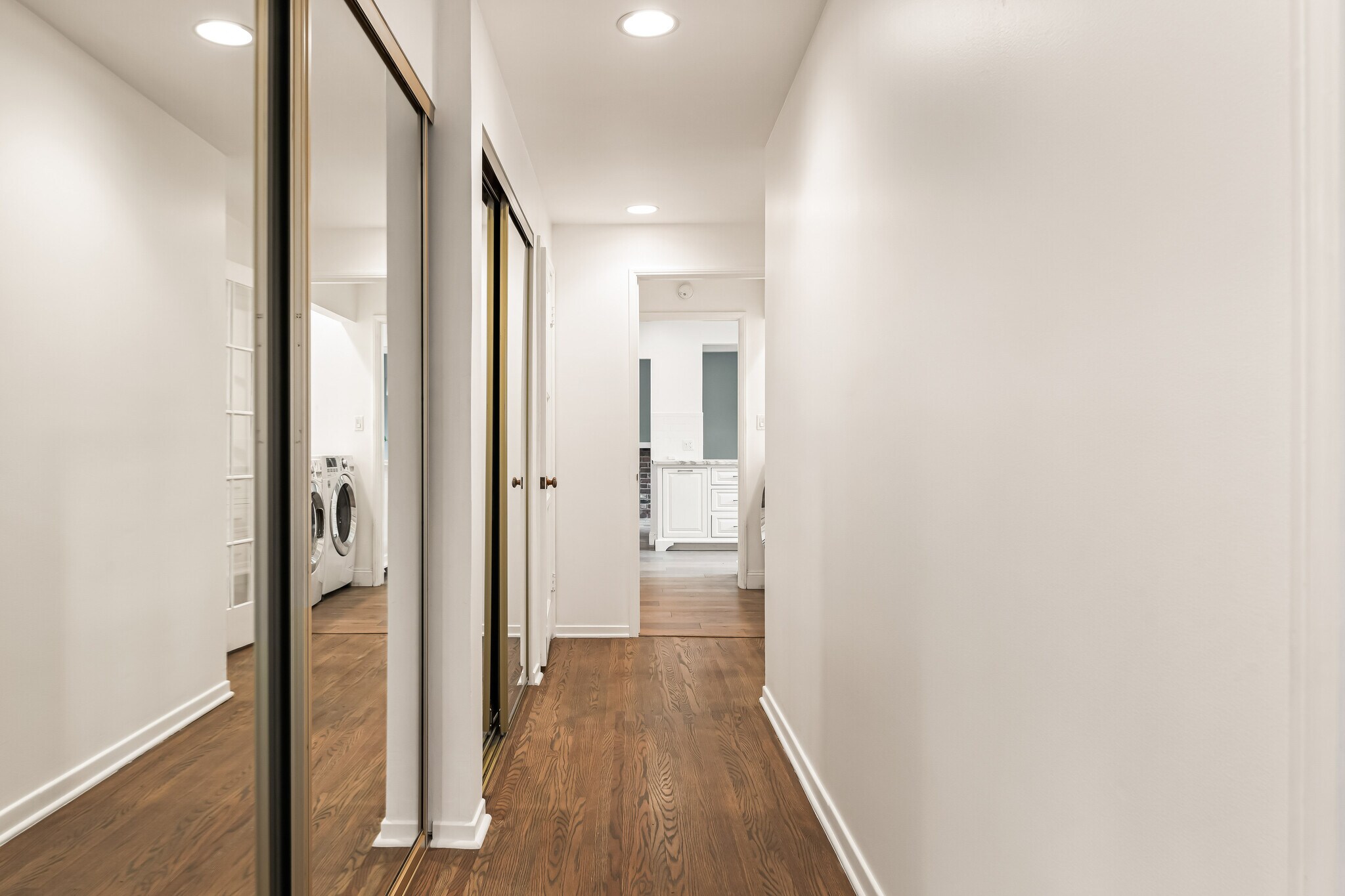 Building Photo - 2450 Hermosita Dr