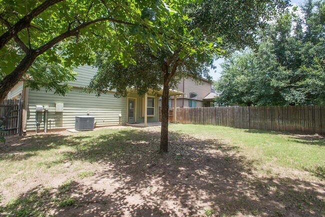 Building Photo - 1521 Huckleberry Ln