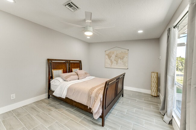 Building Photo - 2473 Yorkshire Dr