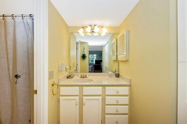 Building Photo - 5219 Lake Village Dr