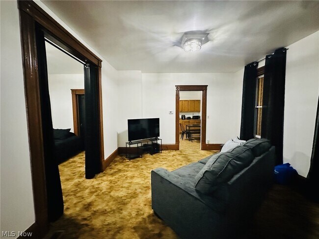 Building Photo - 1419 E 47th St