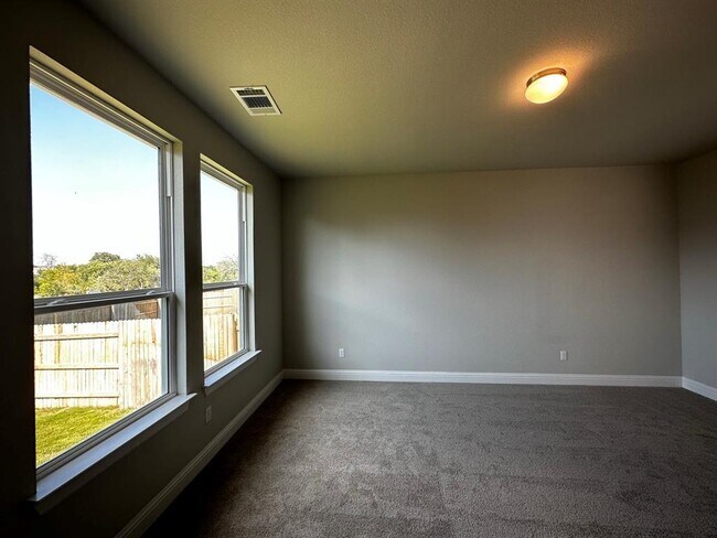 Building Photo - 109 Riverhill Dr