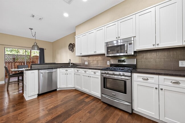 Building Photo - 65 Scarlet Woods Ct