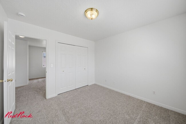 Building Photo - 1058 N 1340 W Cir