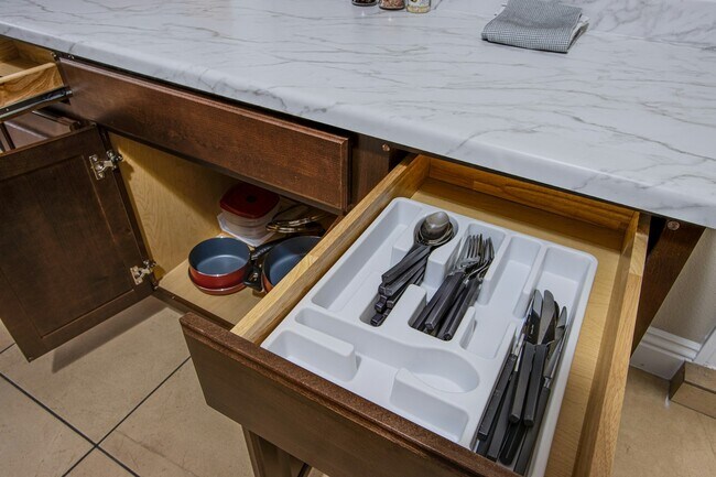 Building Photo - 1012 Eugene Cernan St