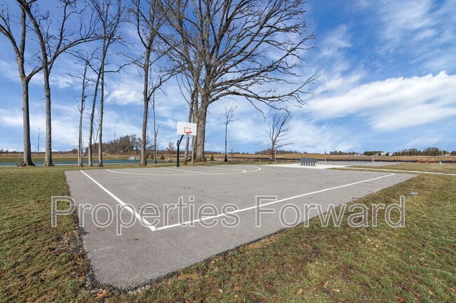 Building Photo - 11 Walnut St