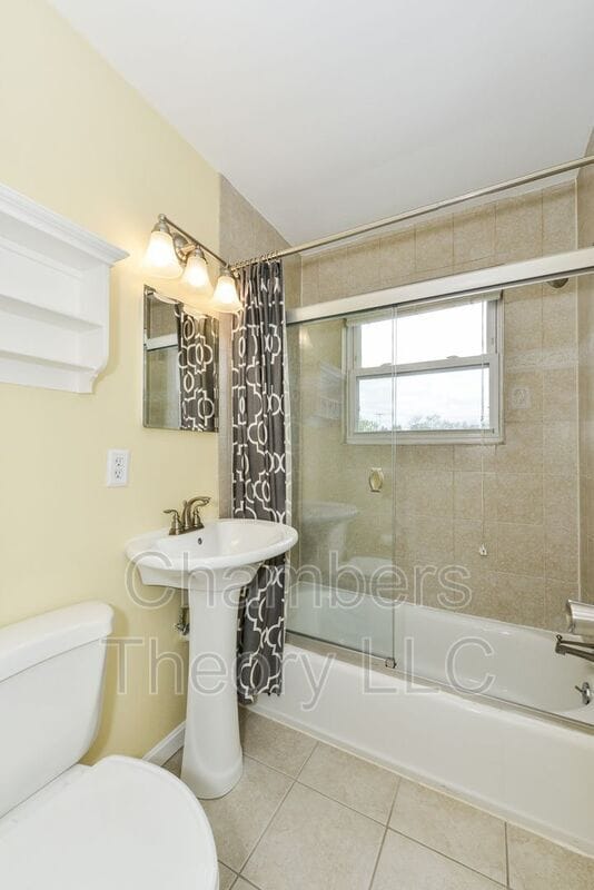 Building Photo - 629 S Henry St