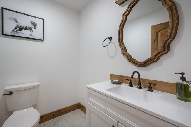 Building Photo - Avail October thru May.  Fully furnished w/ internet & utilities included