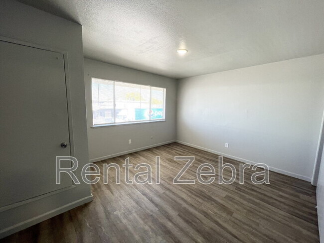 Building Photo - 1728 I St