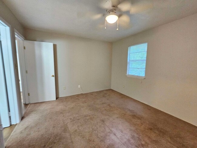 Building Photo - 2985 Woodrich Dr